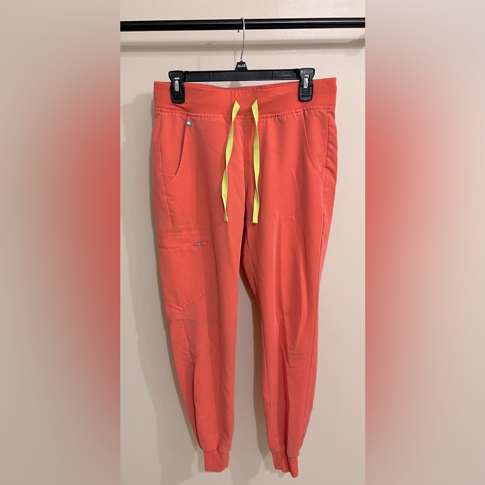 Womens Figs Scrub Joggers in Peach 🍑